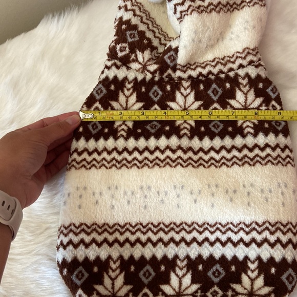 Pet fuzzy hooded sweater - Picture 4 of 8